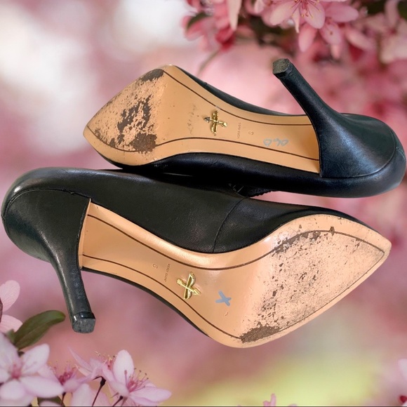 POUR LA VICTOIRE BLACK LEATHER HEELS - Picture 5 of 5